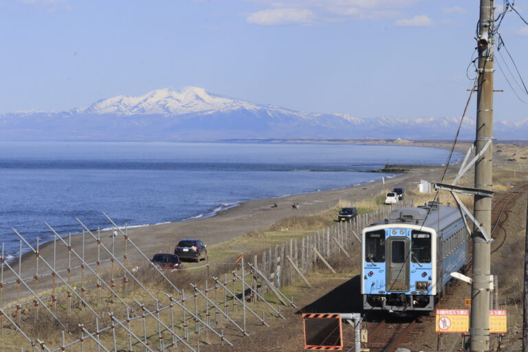 JR北海道 北浜駅からオホーツク海を眺める|釧網線撮影スポット