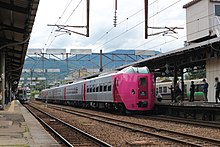 「JR北海道 新造の観光列車「はまなす」編成で賞味期限切れの商品を販売」のアイキャッチ画像