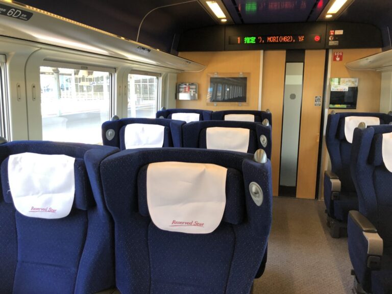 【写真あり】261系7次車の新型グリーン車のレビュー|特徴と残念な点