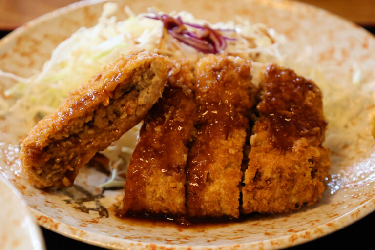 美味い!千歳「柳ばし」で揚げたての絶品メンチカツ定食を食べよう